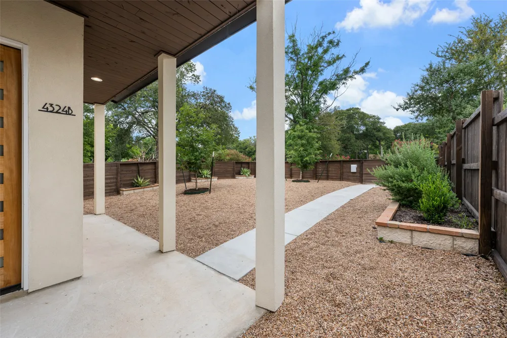 4324 Airport Boulevard #B Austin, TX 78722