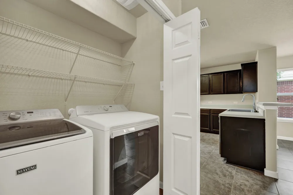 401 Summerside Avenue Lockhart, TX 78644