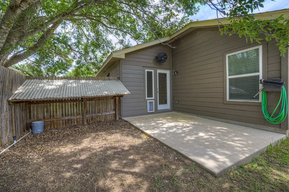 401 Summerside Avenue Lockhart, TX 78644