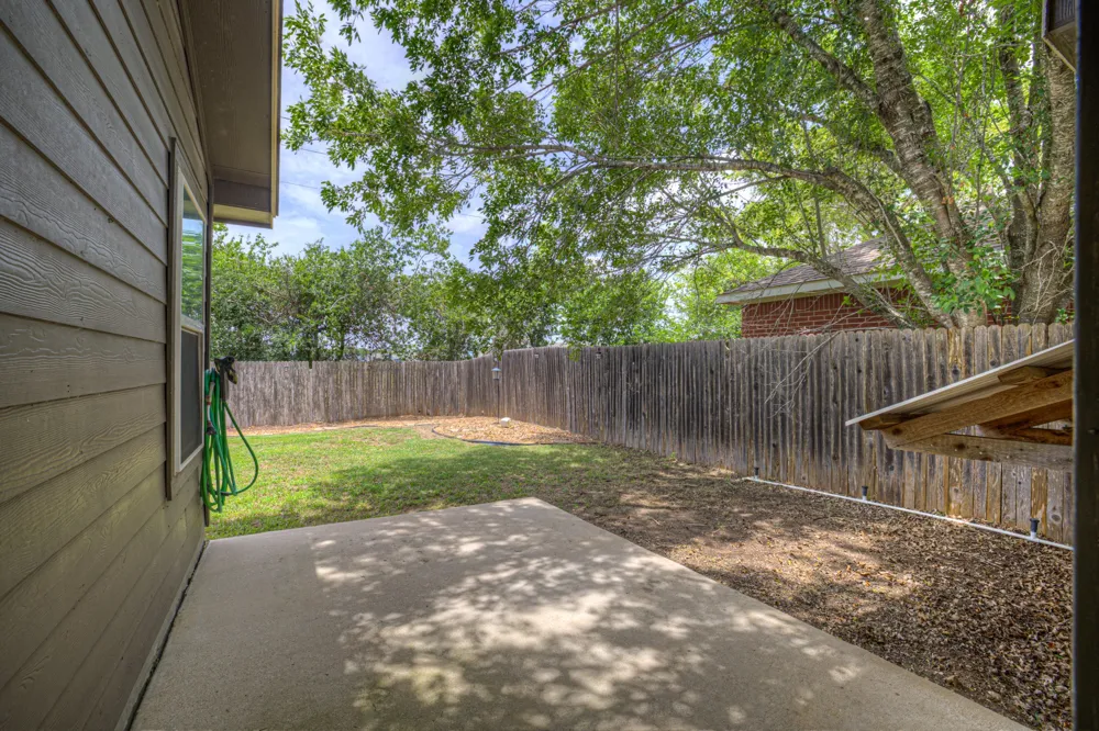 401 Summerside Avenue Lockhart, TX 78644