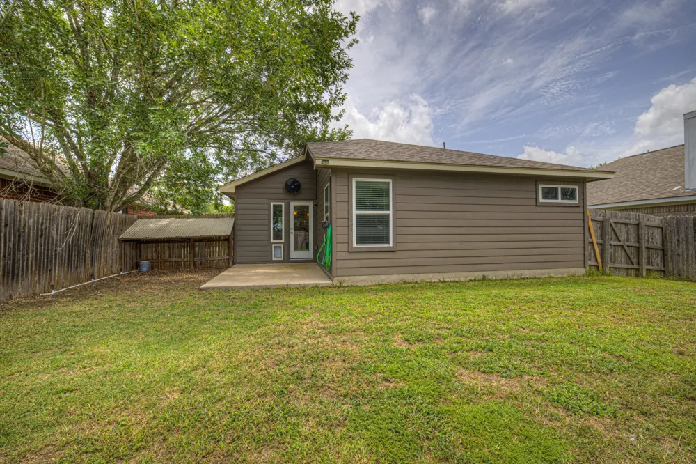 401 Summerside Avenue Lockhart, TX 78644