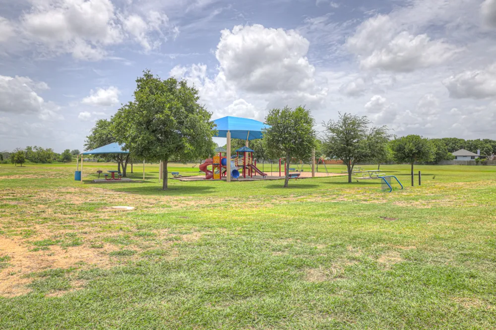 401 Summerside Avenue Lockhart, TX 78644