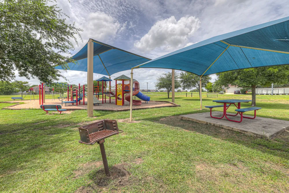 401 Summerside Avenue Lockhart, TX 78644