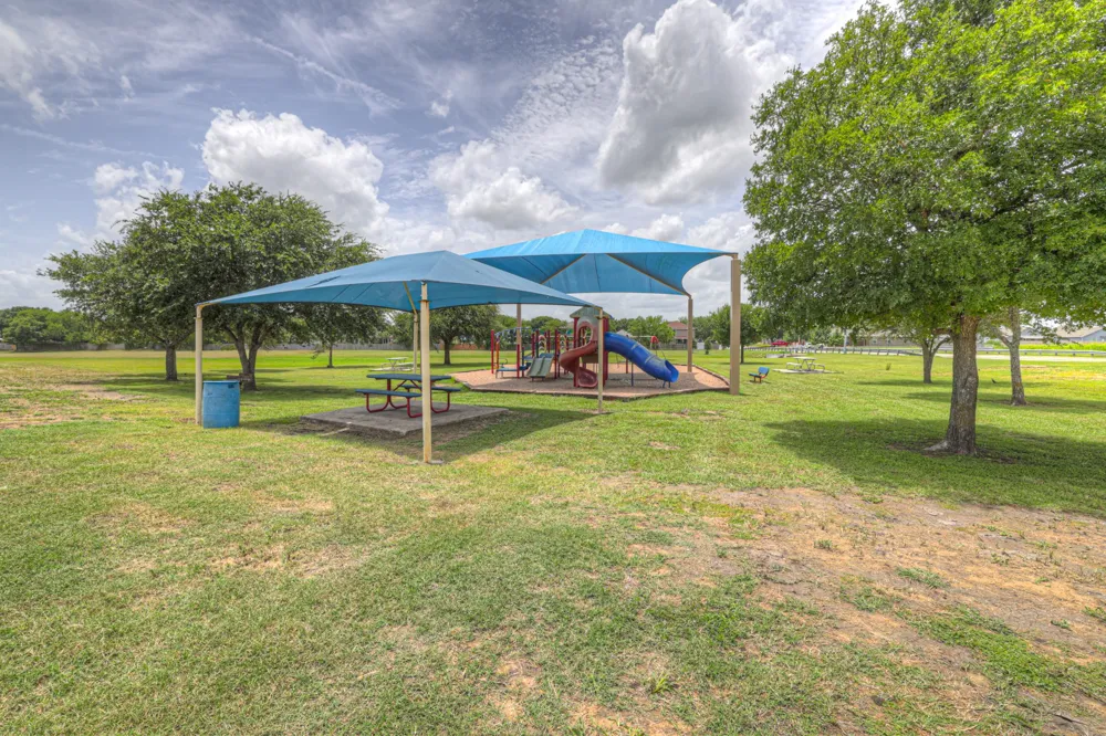 401 Summerside Avenue Lockhart, TX 78644