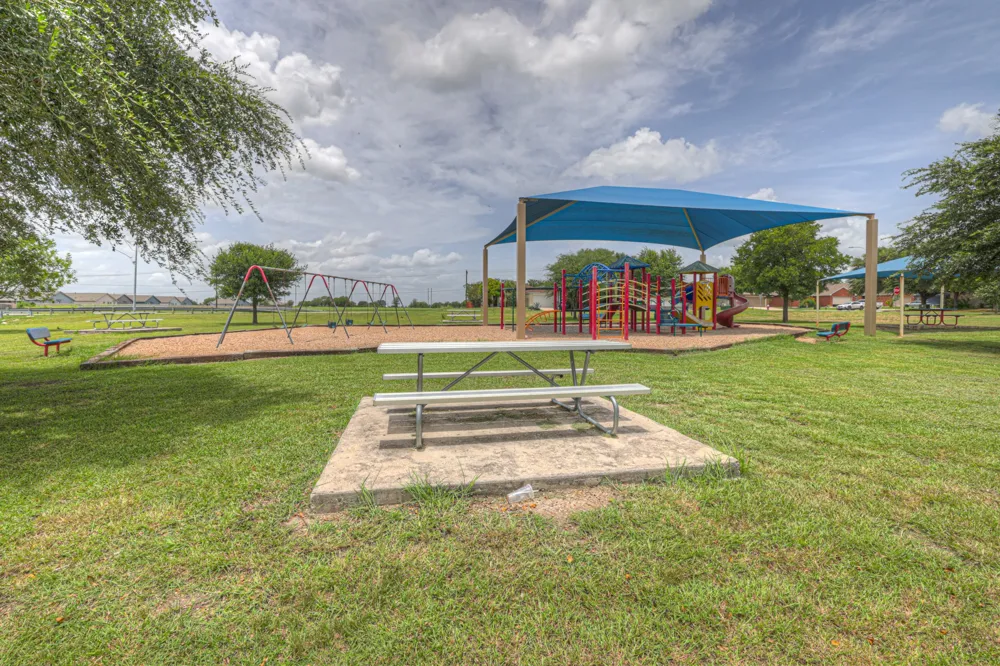 401 Summerside Avenue Lockhart, TX 78644