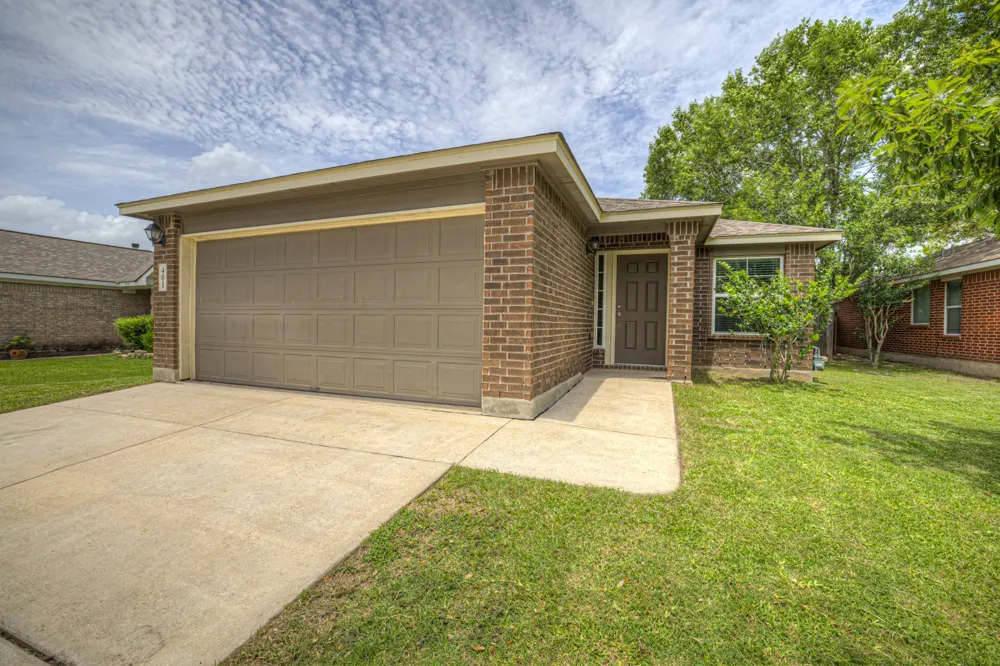 401 Summerside Avenue Lockhart, TX 78644