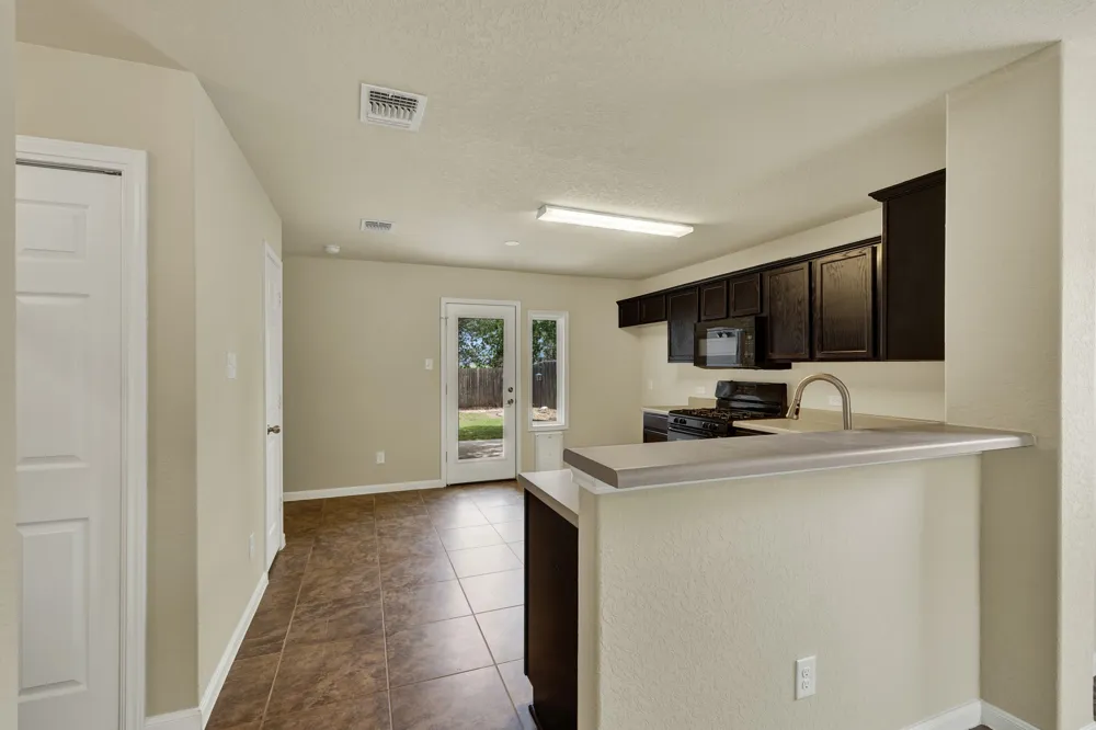 401 Summerside Avenue Lockhart, TX 78644