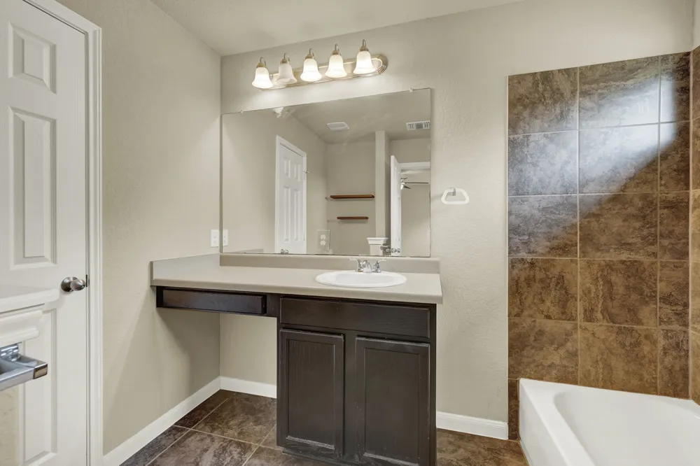 401 Summerside Avenue Lockhart, TX 78644