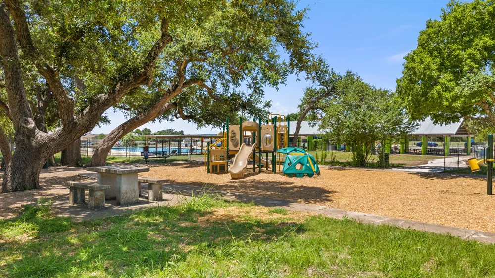 283 Crater Lake Drive Dripping Springs, TX 78620