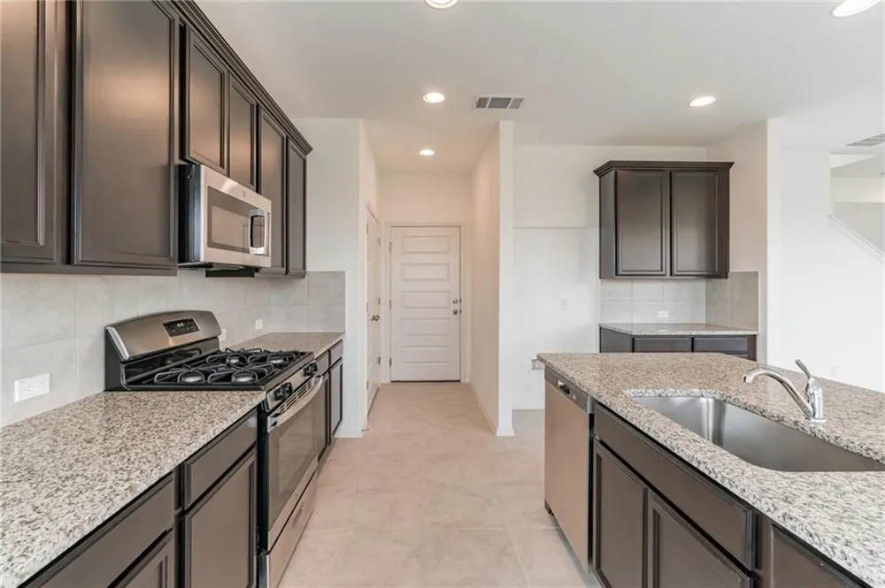 233 Trailside Lane Bastrop, TX 78602