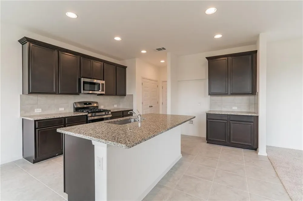 233 Trailside Lane Bastrop, TX 78602