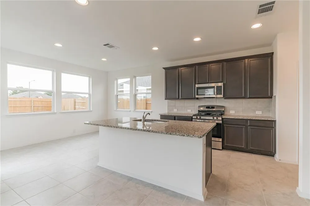233 Trailside Lane Bastrop, TX 78602