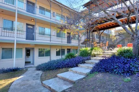 1202 Newning Avenue #106