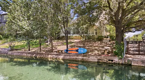 101 E Edgewater Terrace