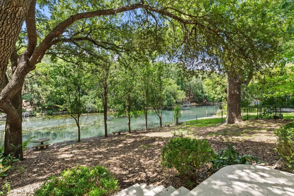 101 E Edgewater Terrace New Braunfels, TX 78130
