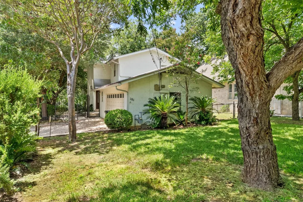 101 E Edgewater Terrace New Braunfels, TX 78130