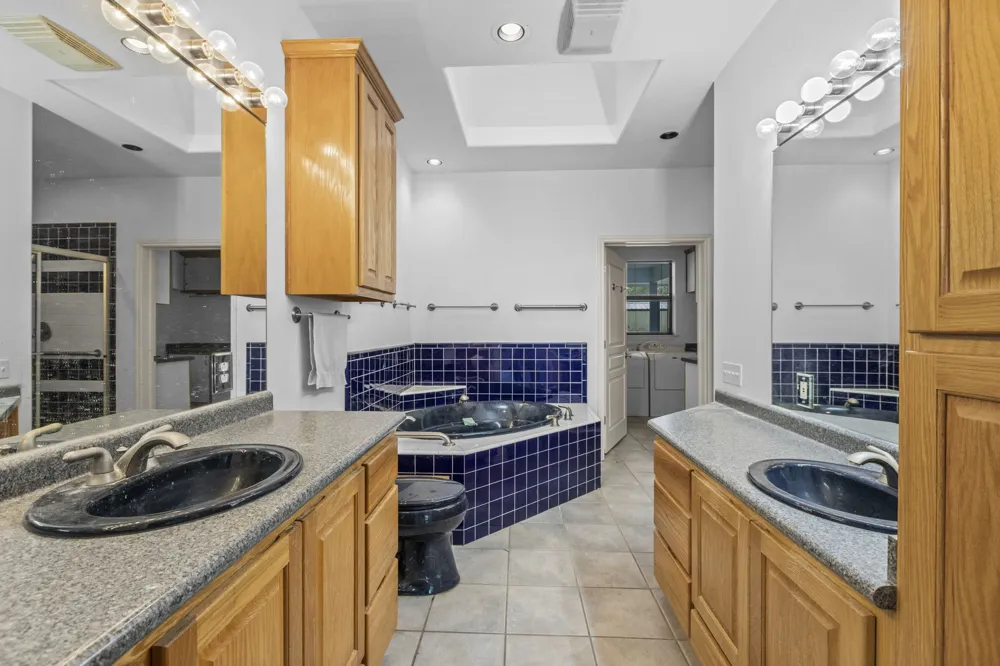 313 Lagoon Loop Horseshoe Bay, TX 78657