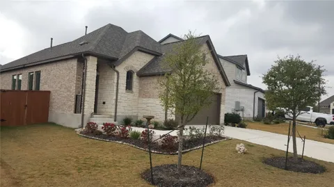212 Freeman Loop
