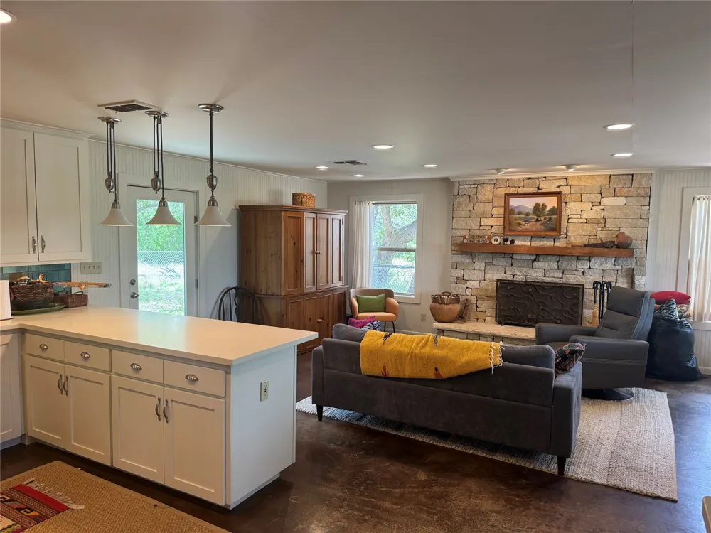 12501 Fitzhugh Road Austin, TX 78736