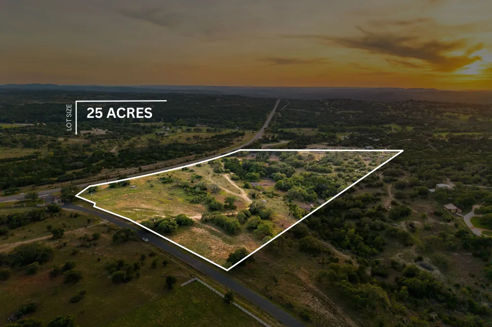 1 Esperanza Trail Johnson City, TX 78636