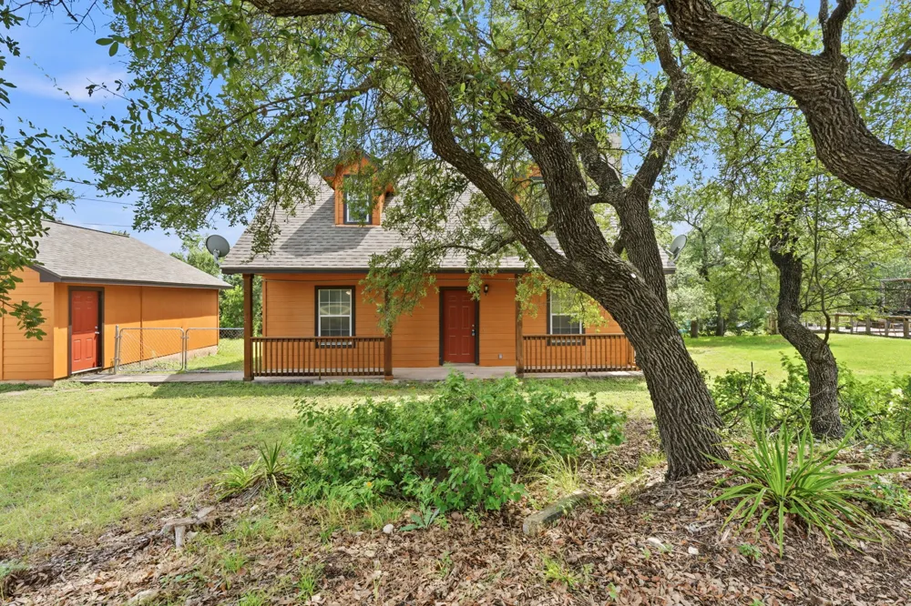 17509 Village Drive Dripping Springs, TX 78620
