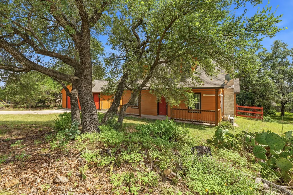17509 Village Drive Dripping Springs, TX 78620