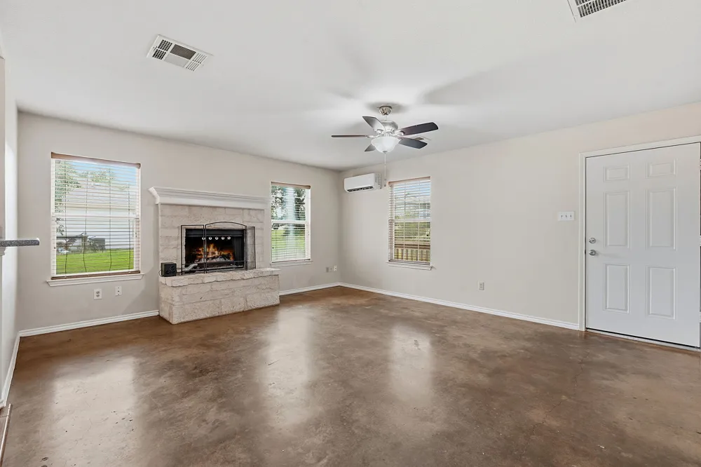 17509 Village Drive Dripping Springs, TX 78620