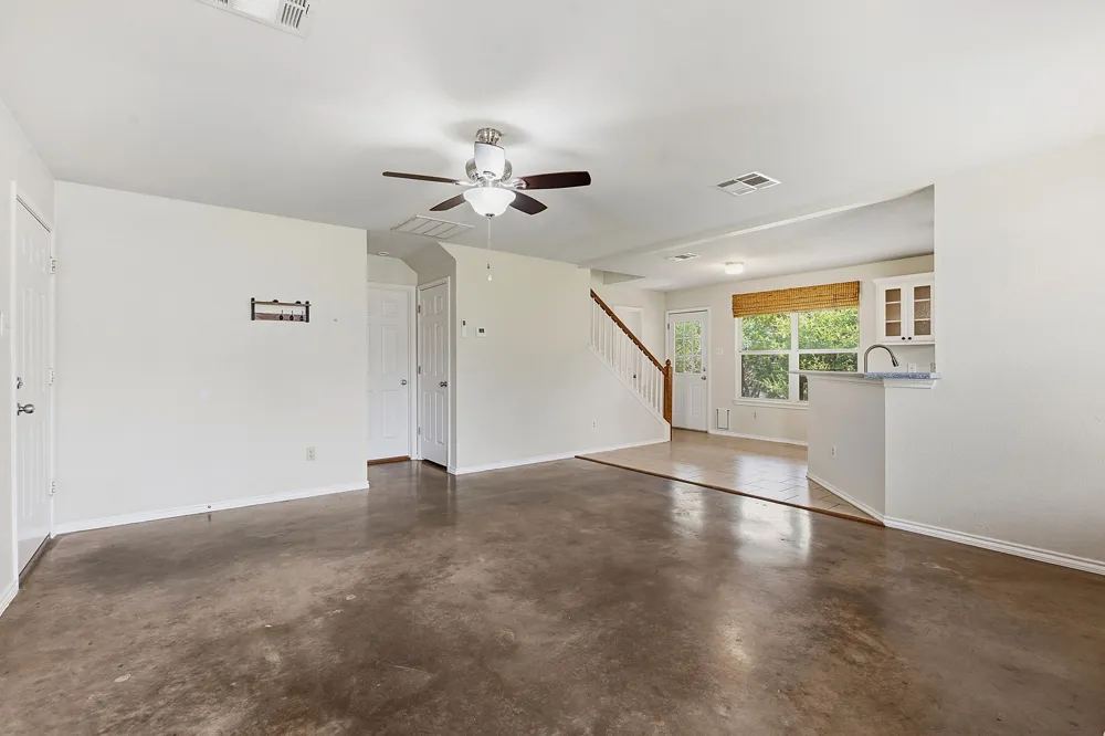 17509 Village Drive Dripping Springs, TX 78620