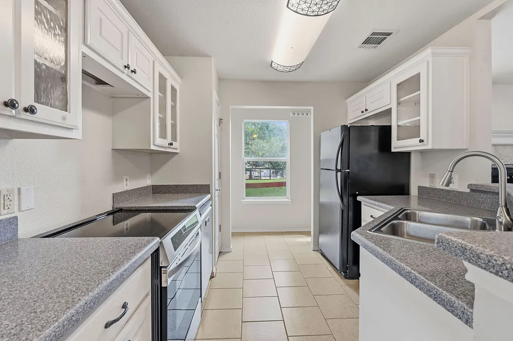 17509 Village Drive Dripping Springs, TX 78620