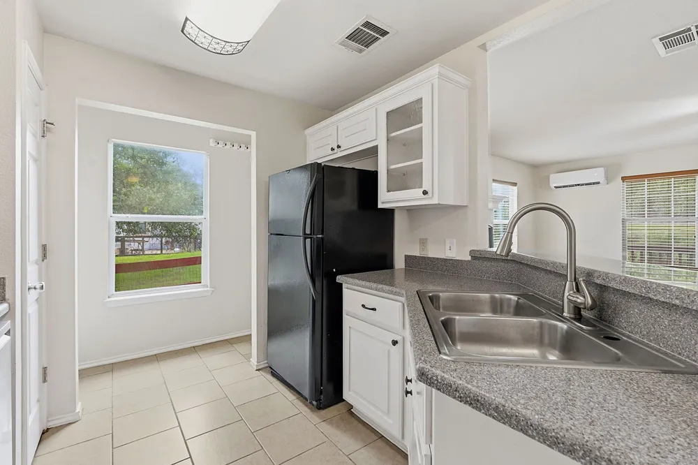 17509 Village Drive Dripping Springs, TX 78620