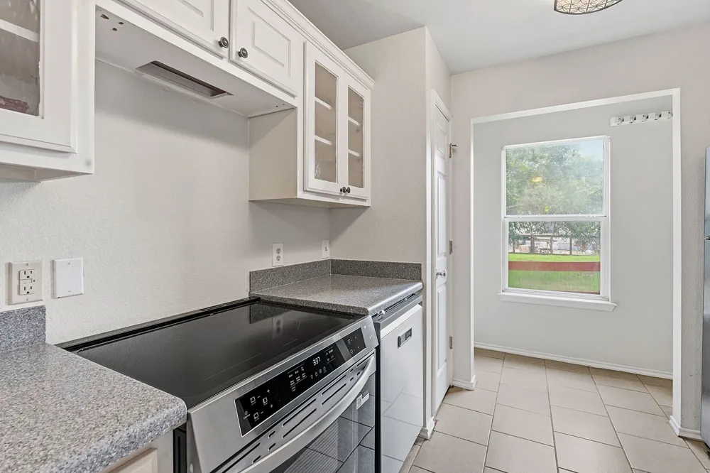 17509 Village Drive Dripping Springs, TX 78620