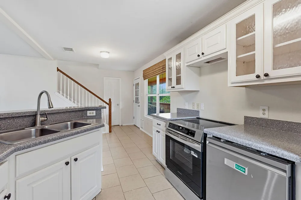 17509 Village Drive Dripping Springs, TX 78620