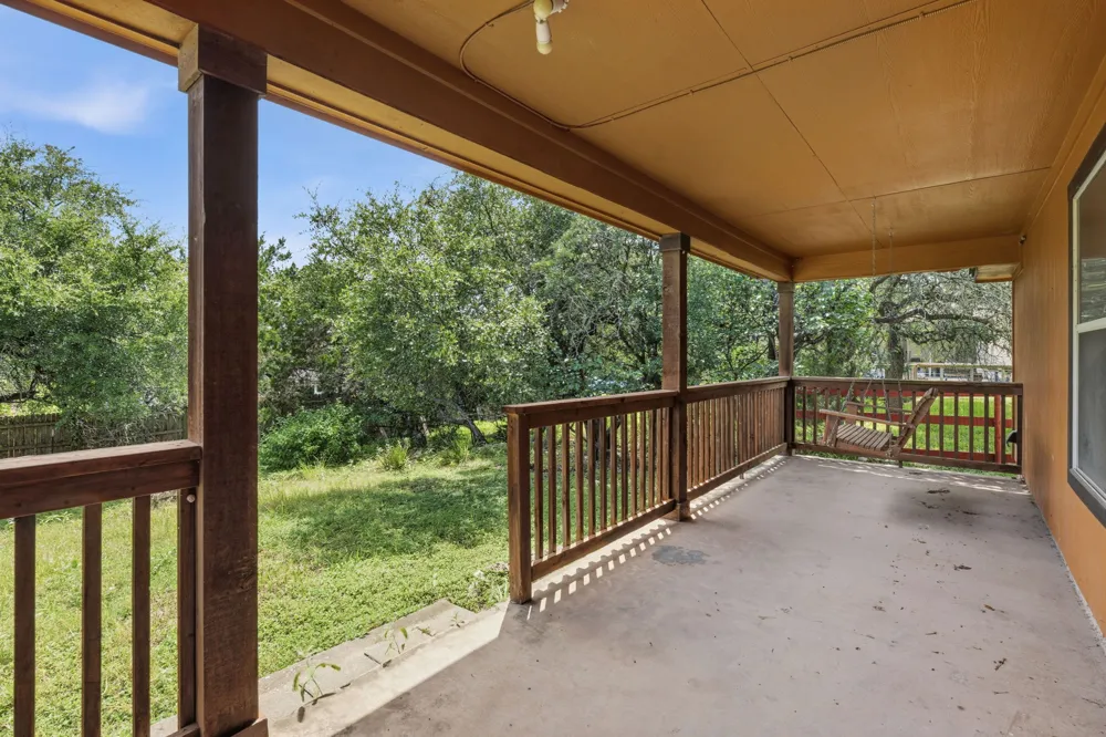 17509 Village Drive Dripping Springs, TX 78620
