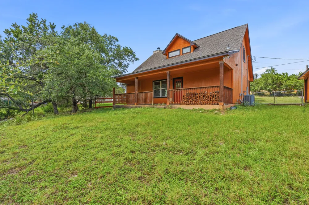 17509 Village Drive Dripping Springs, TX 78620