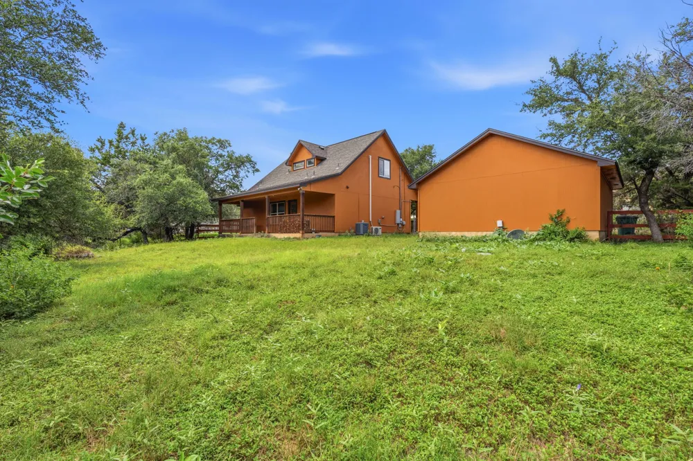 17509 Village Drive Dripping Springs, TX 78620