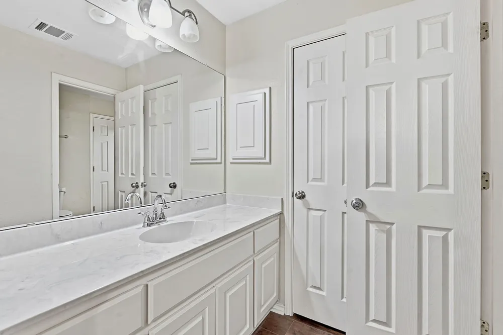 17509 Village Drive Dripping Springs, TX 78620