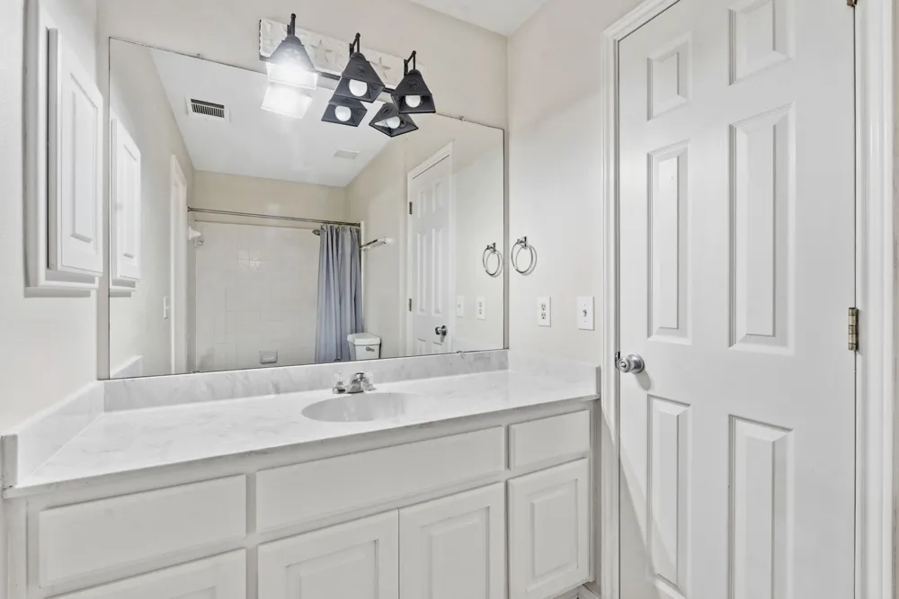 17509 Village Drive Dripping Springs, TX 78620