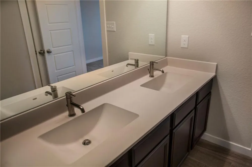 137 Lakeview Court Kyle, TX 78640