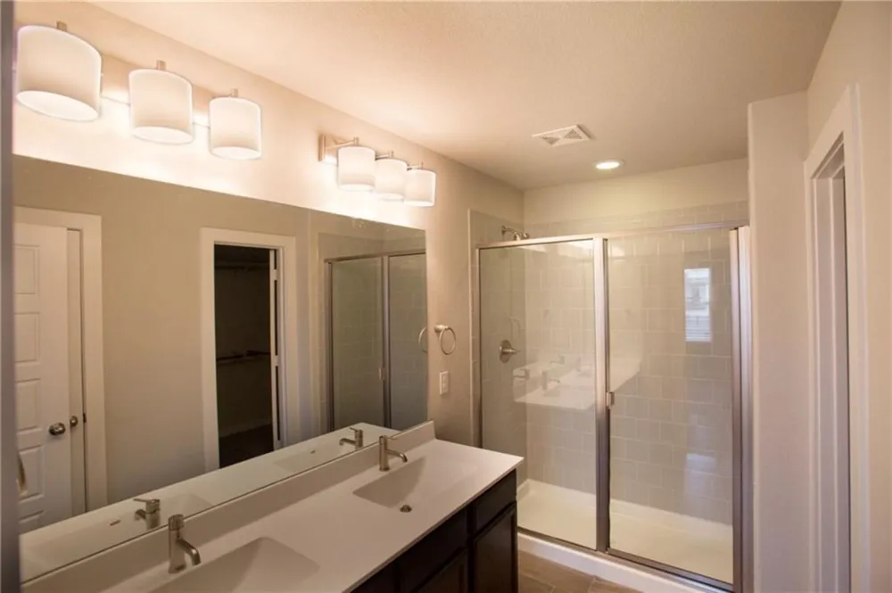 137 Lakeview Court Kyle, TX 78640