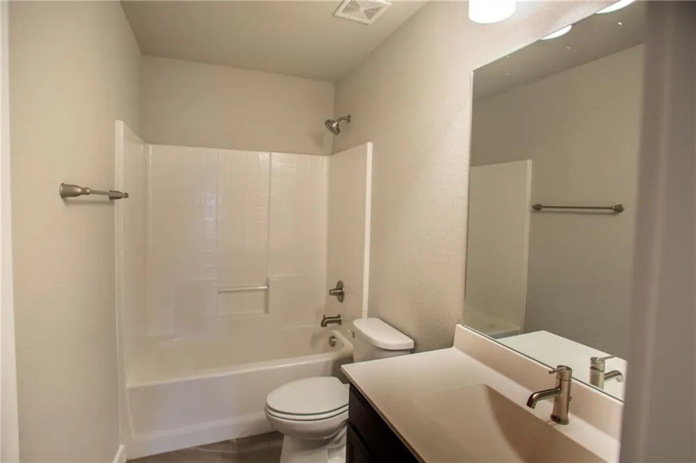137 Lakeview Court Kyle, TX 78640