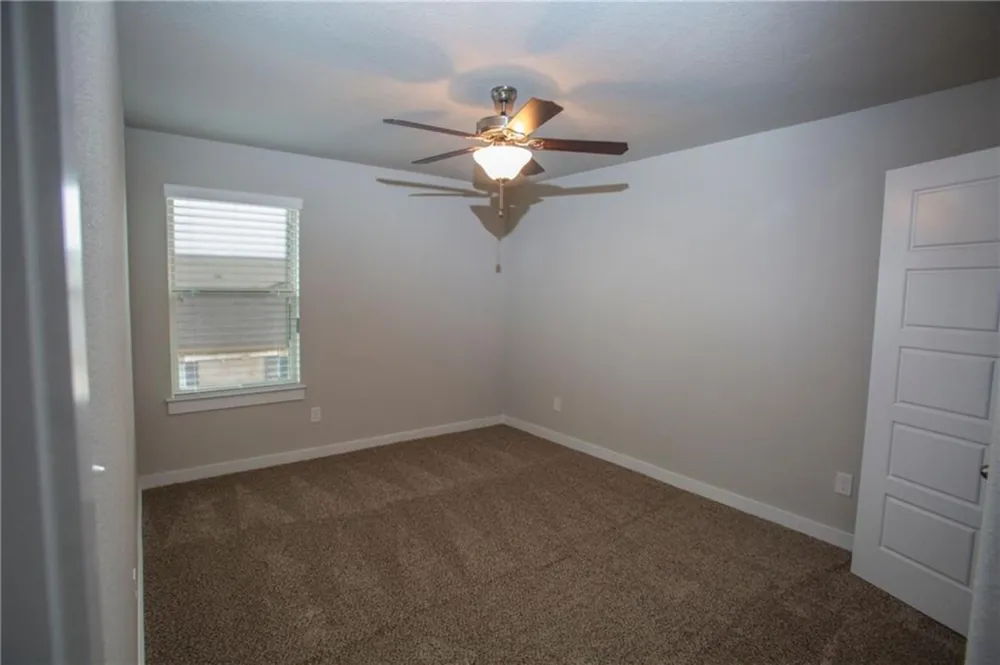 137 Lakeview Court Kyle, TX 78640