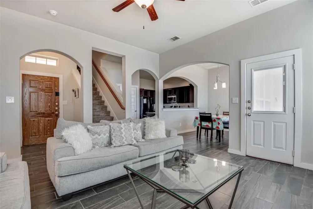 137 Lakeview Court Kyle, TX 78640