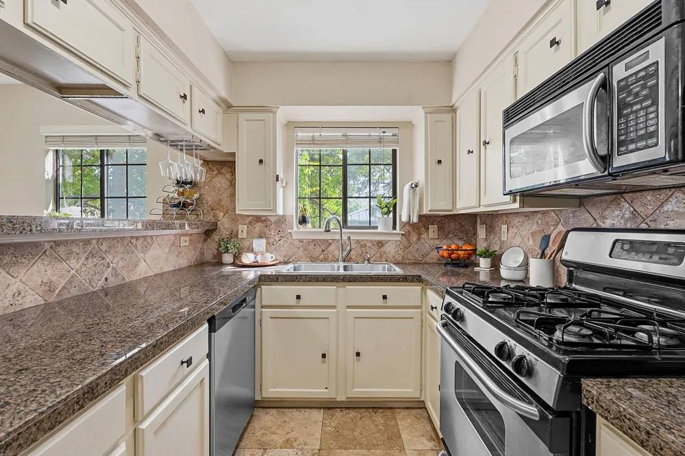 1506 Forest Trail #101 Austin, TX 78703