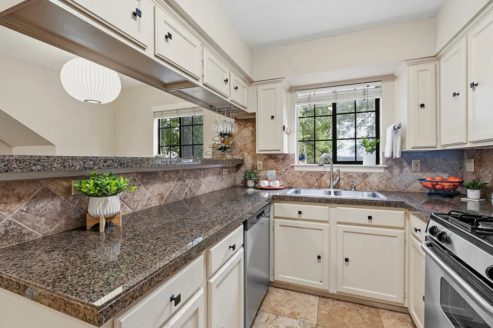 1506 Forest Trail #101 Austin, TX 78703