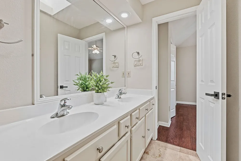 1506 Forest Trail #101 Austin, TX 78703