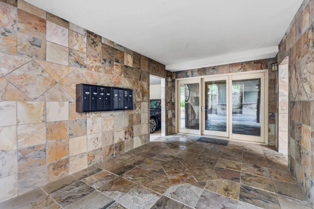 1506 Forest Trail #101 Austin, TX 78703