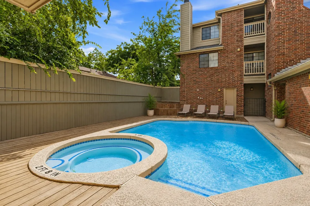 1506 Forest Trail #101 Austin, TX 78703
