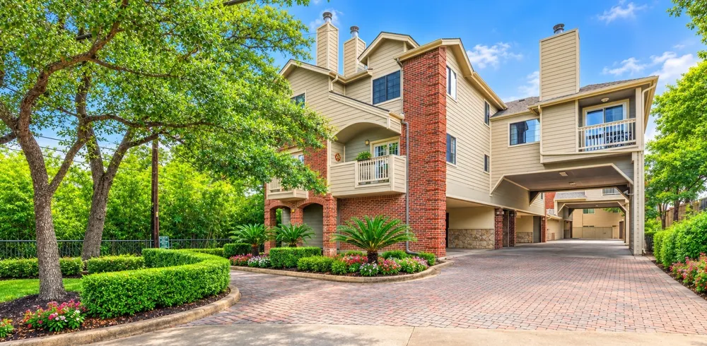1506 Forest Trail #101 Austin, TX 78703
