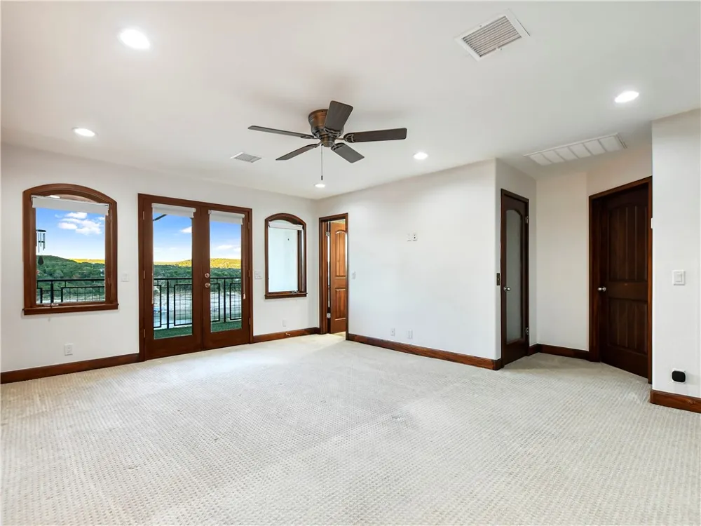 17904 Crystal Cove Jonestown, TX 78645