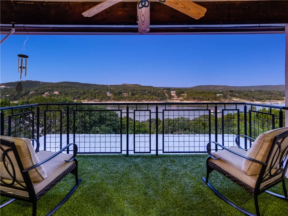17904 Crystal Cove Jonestown, TX 78645